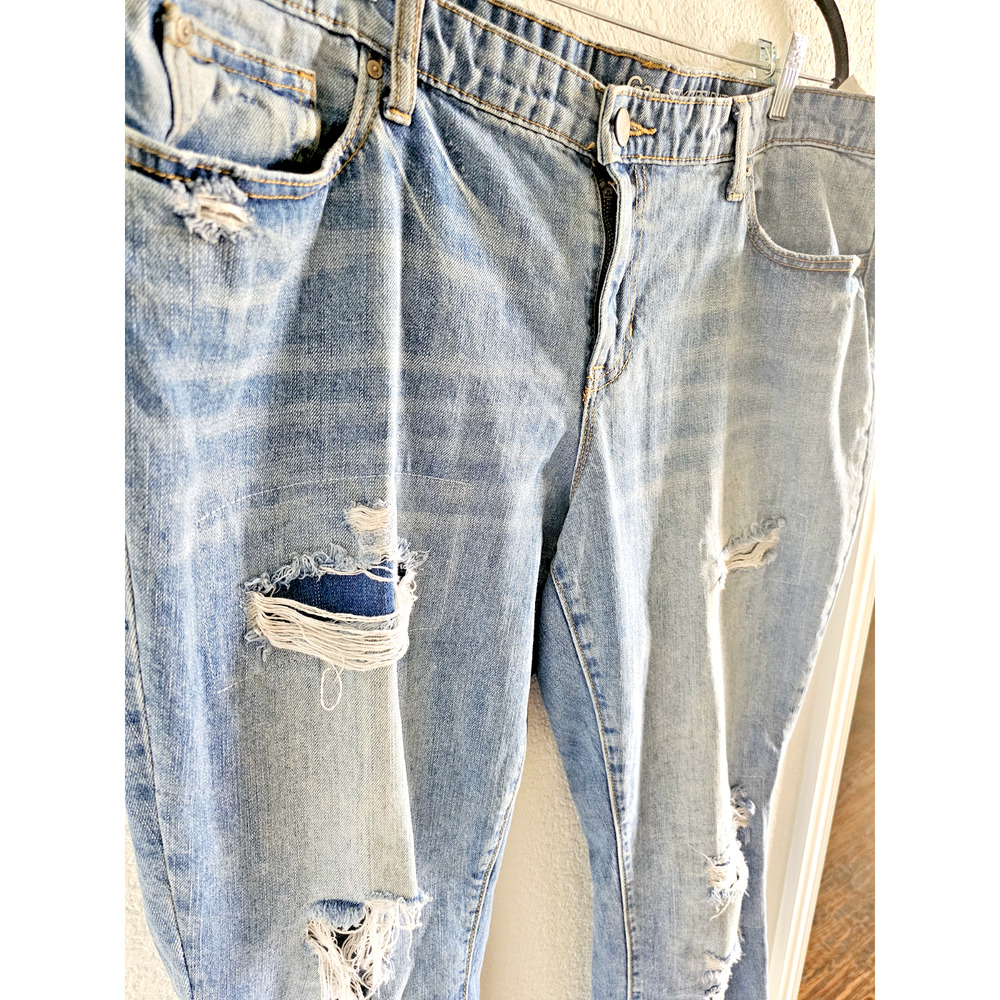 Gap Sexy Boyfriend Fit Womens Distressed Jeans Coupe Boyfriend Size 18/34R